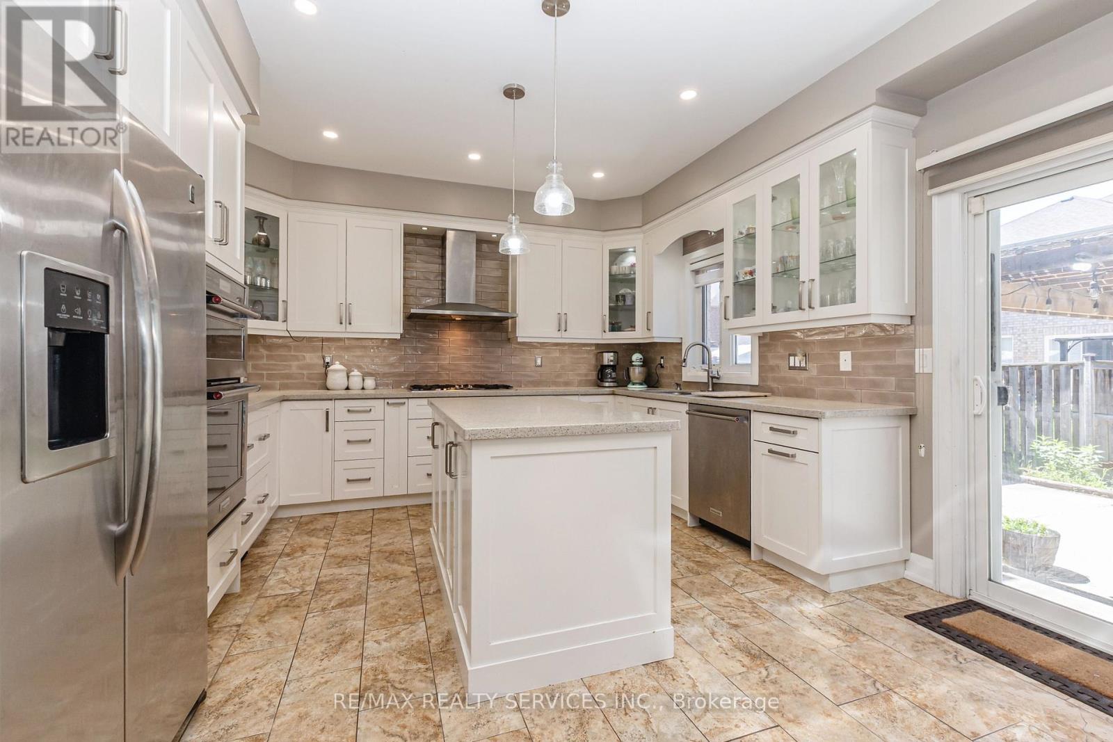 29 SIR JACOBS CRESCENT - 16