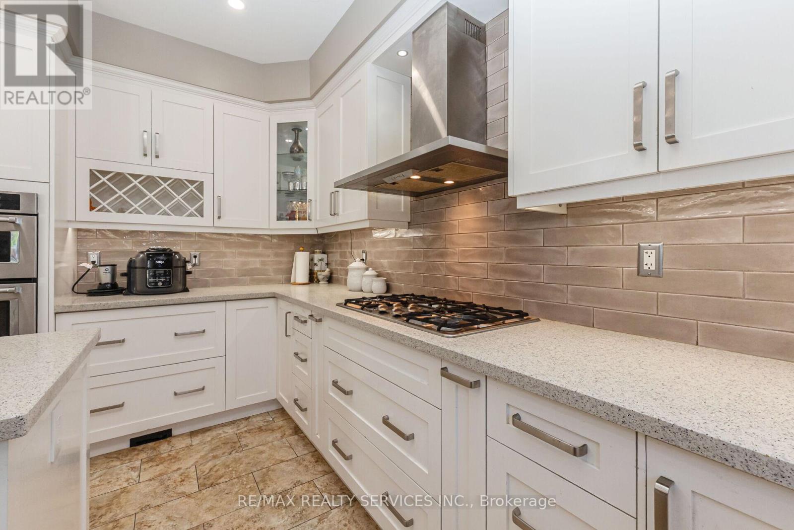 29 SIR JACOBS CRESCENT - 18