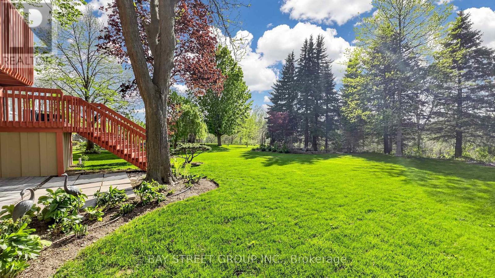 1742 SIR MONTY'S DRIVE - 45