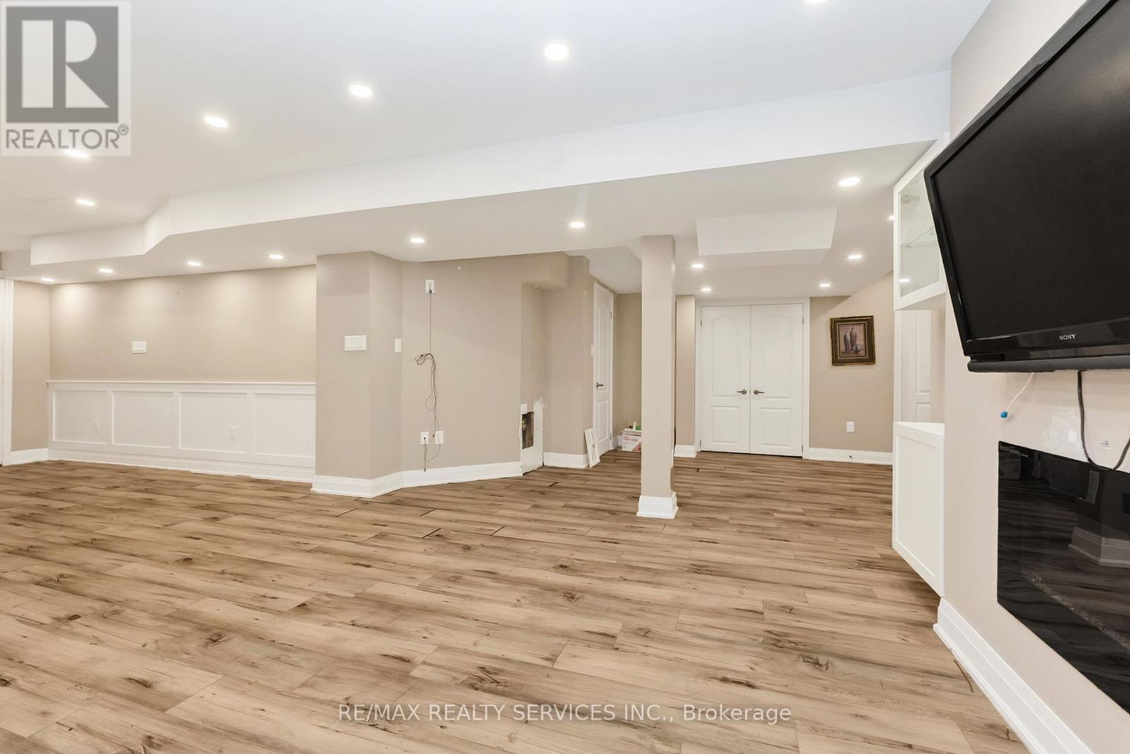 29 SIR JACOBS CRESCENT - 44