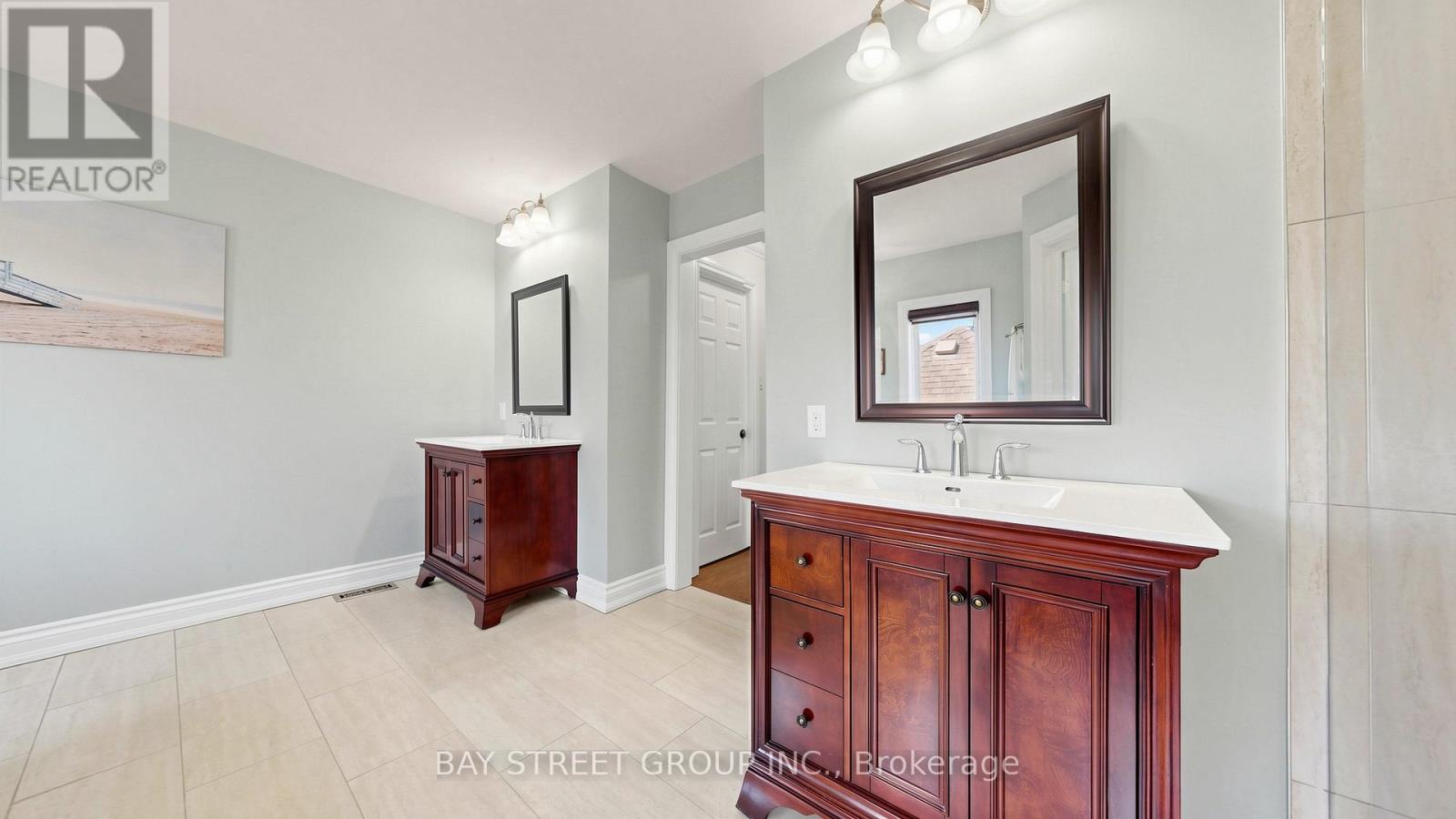 1742 SIR MONTY'S DRIVE - 22