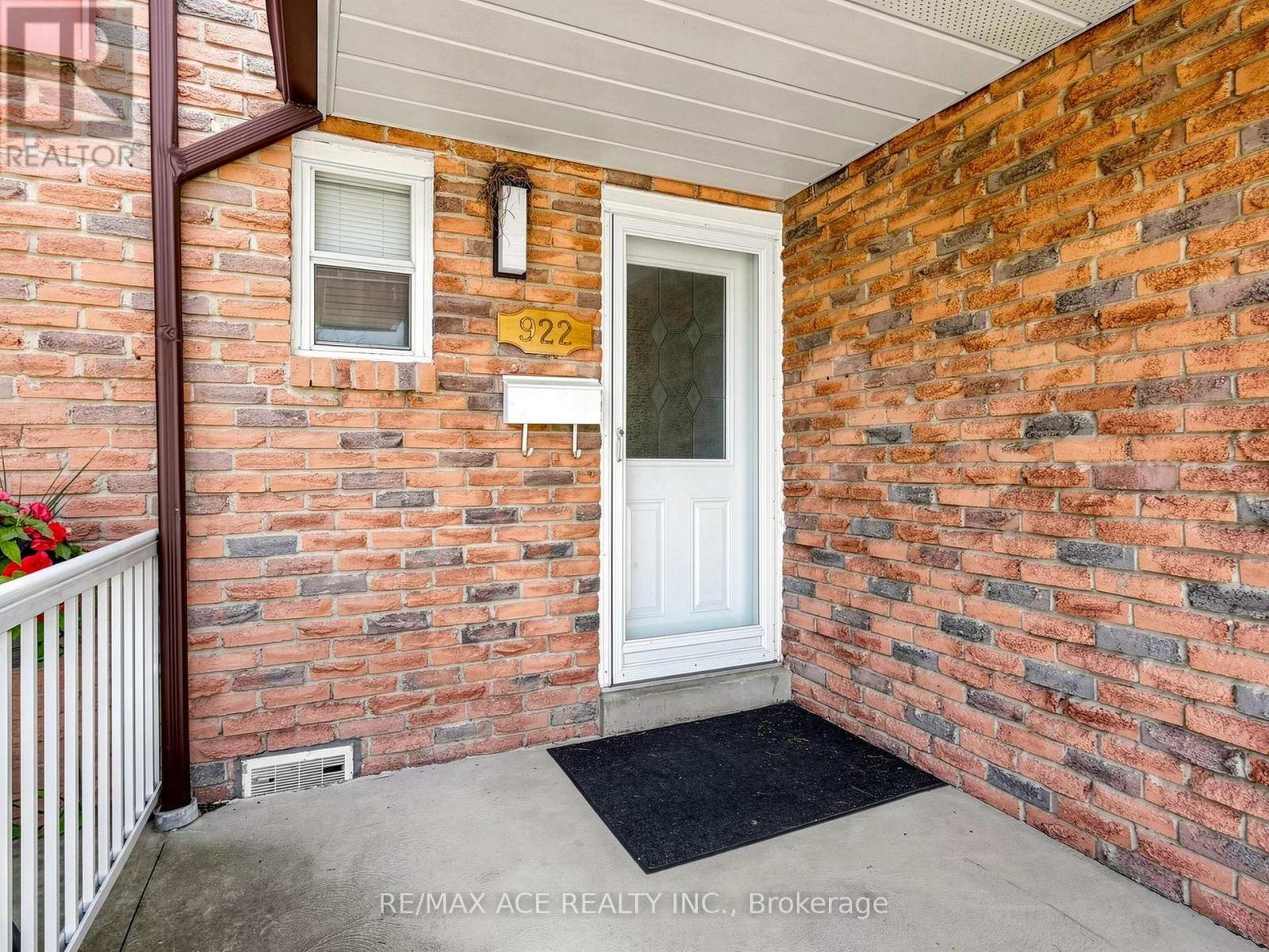 922 STAINTON DRIVE - 2