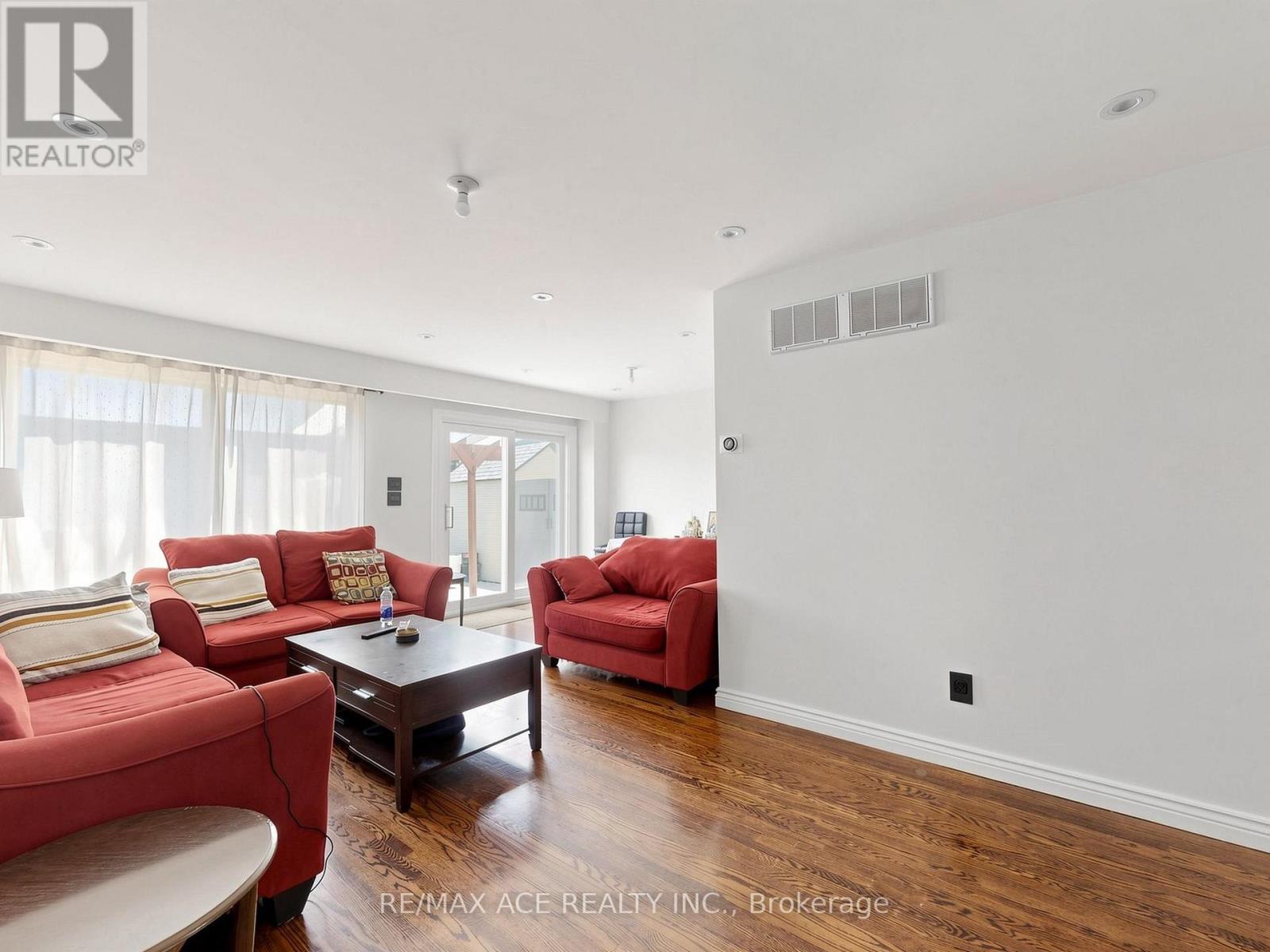 922 STAINTON DRIVE - 8