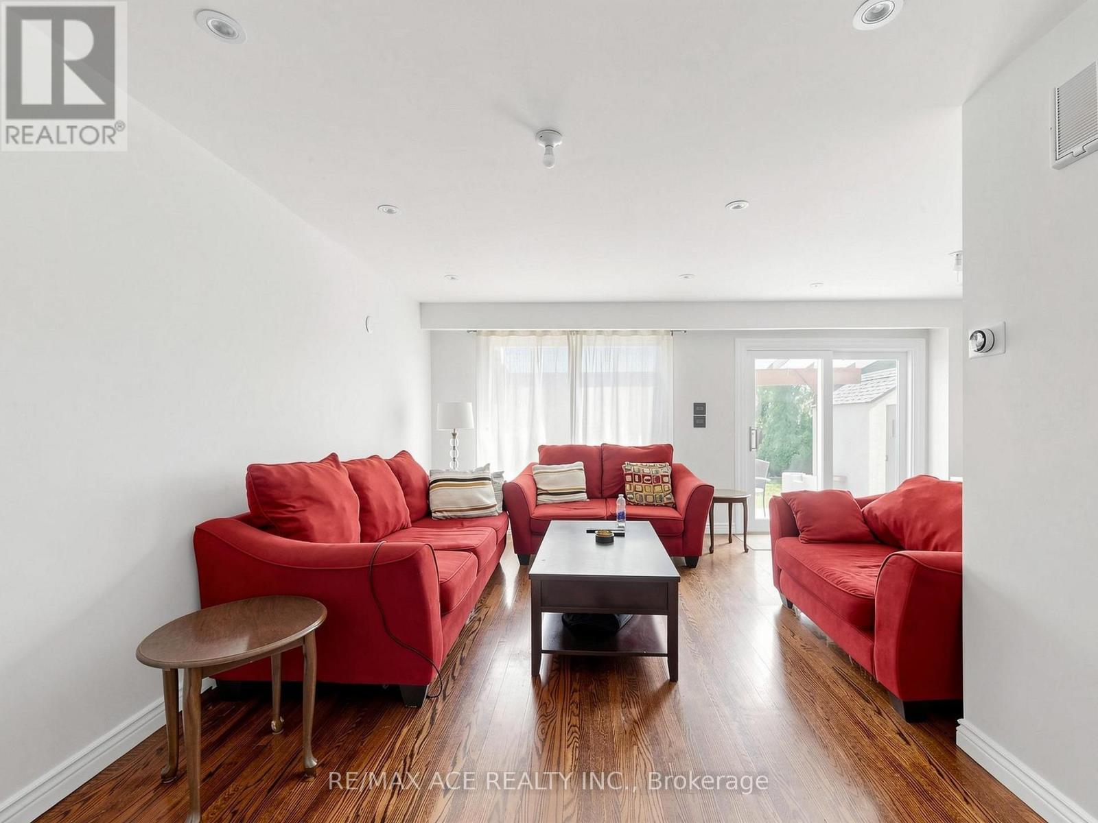 922 STAINTON DRIVE - 5