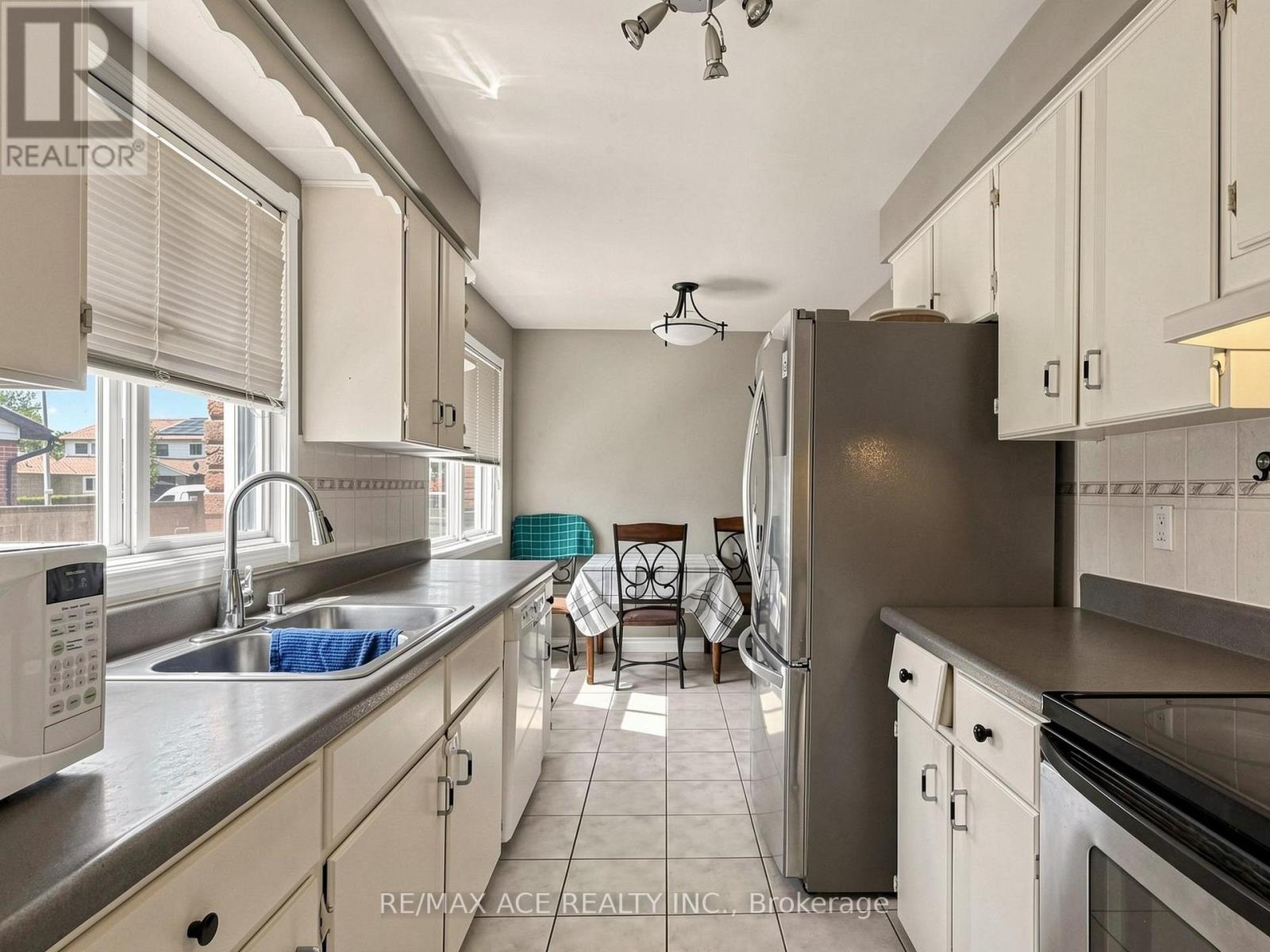 922 STAINTON DRIVE - 13