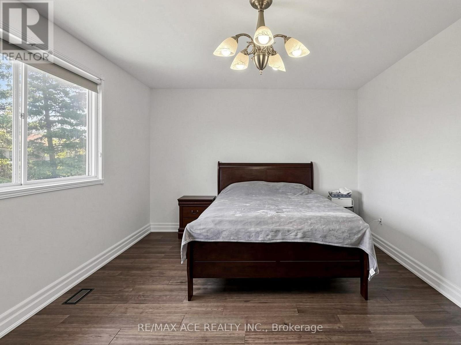 922 STAINTON DRIVE - 17