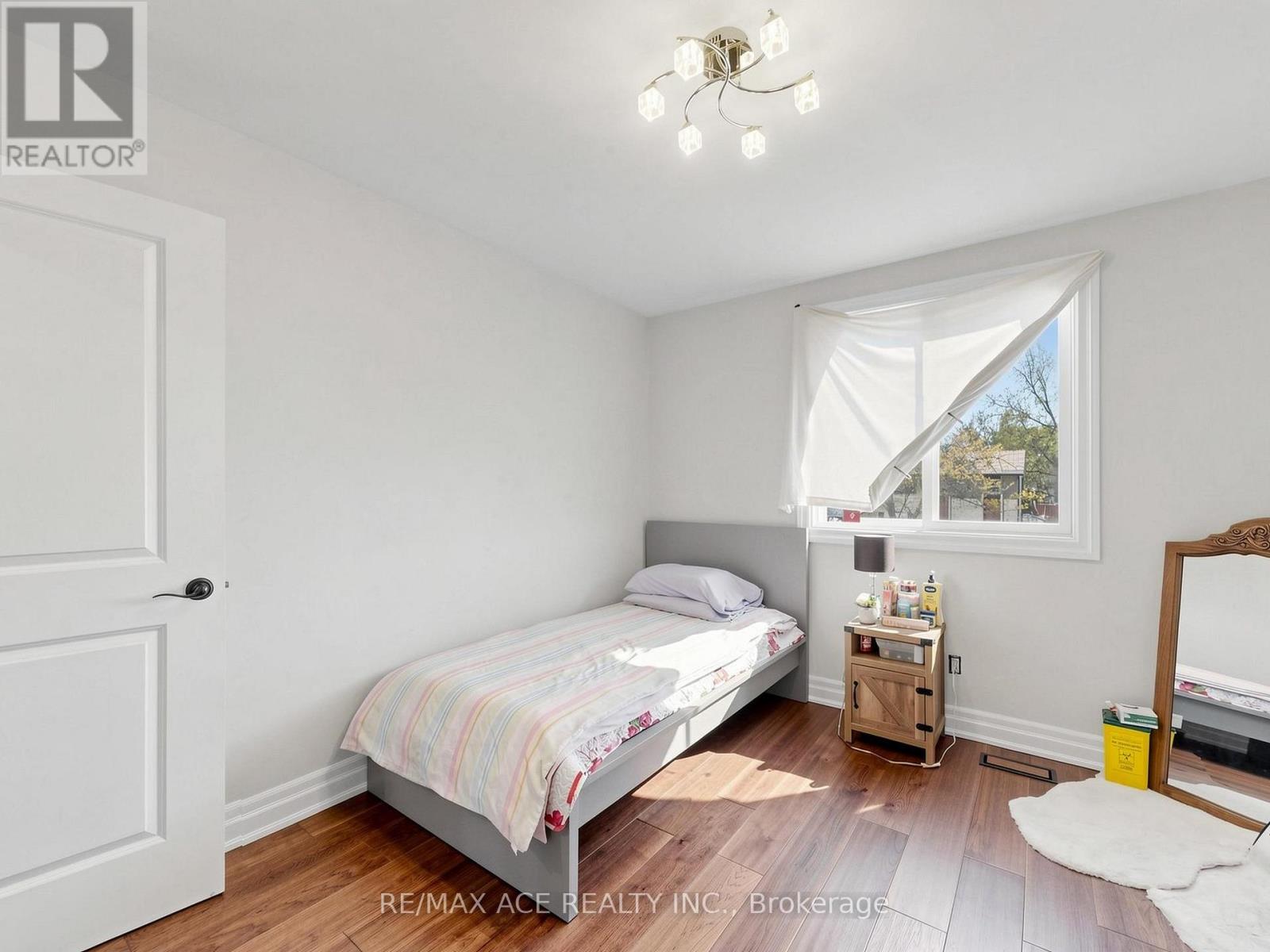 922 STAINTON DRIVE - 22