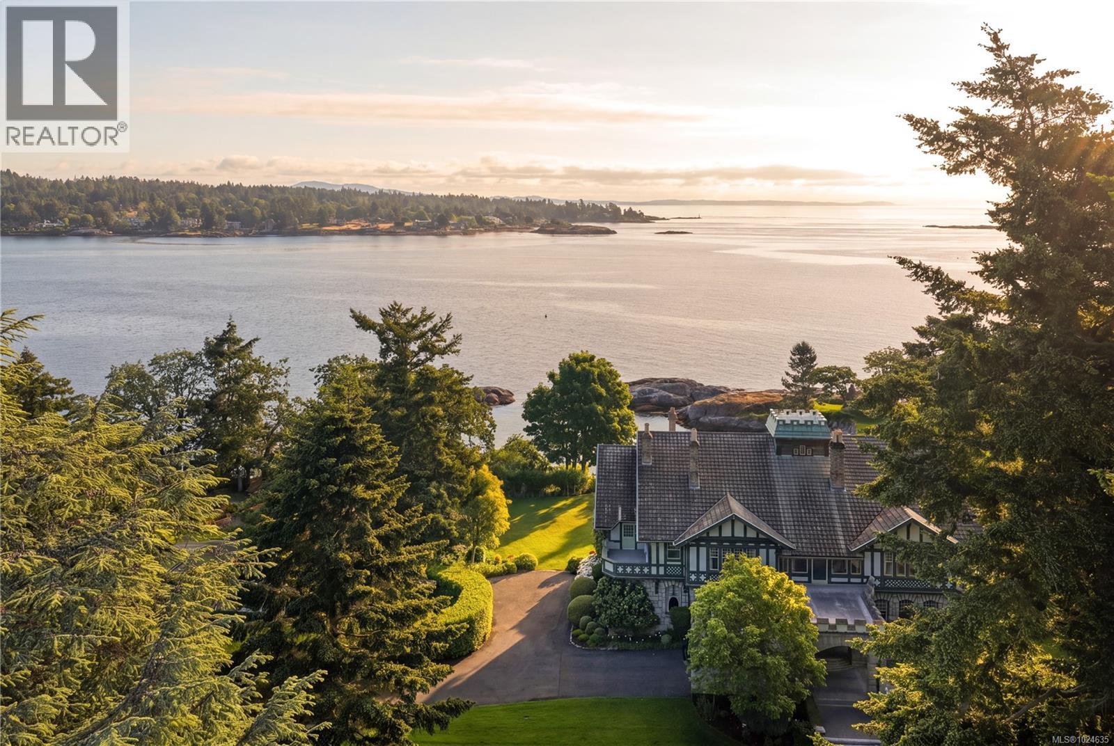 3175 Beach Dr - 4