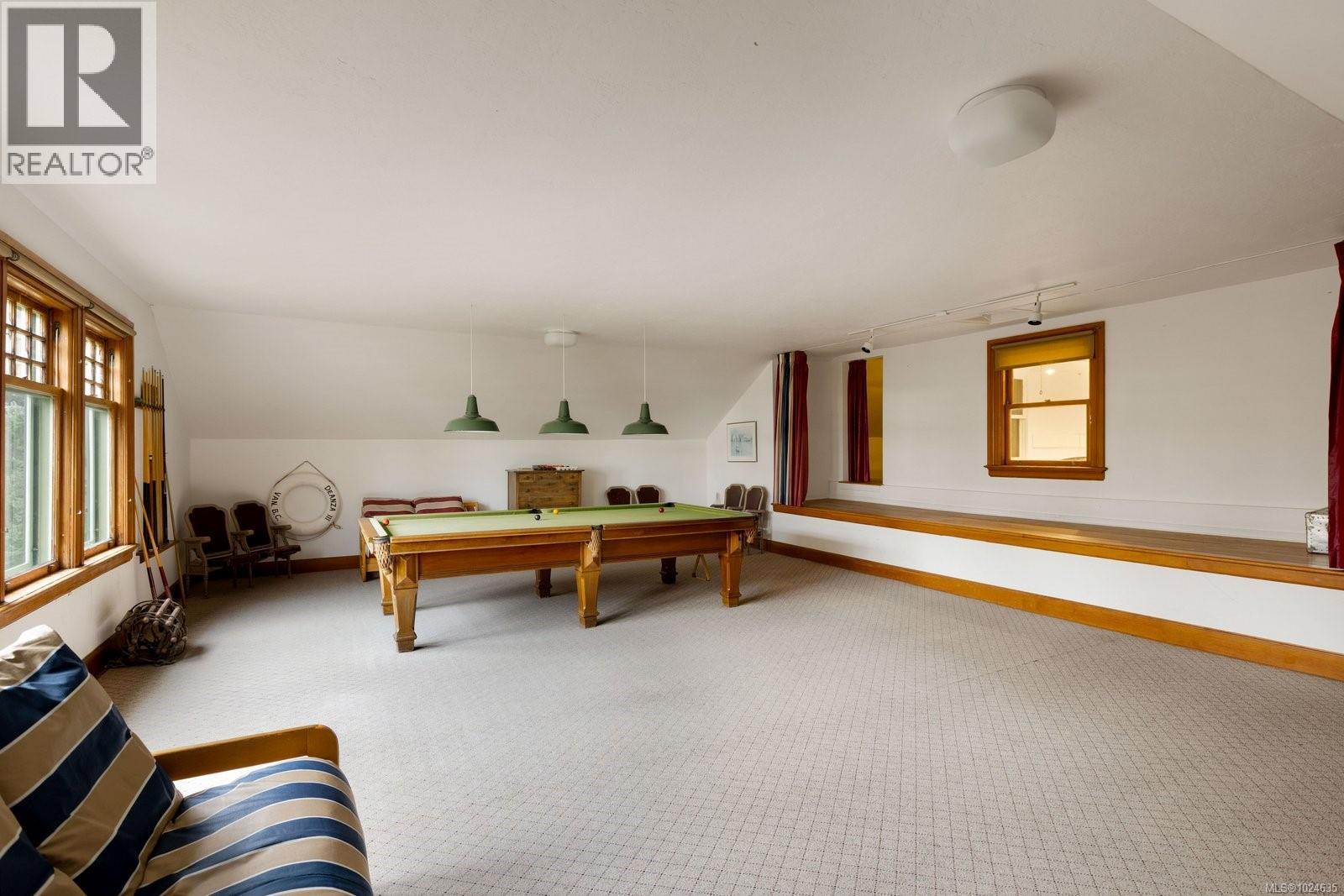3175 Beach Dr - 61