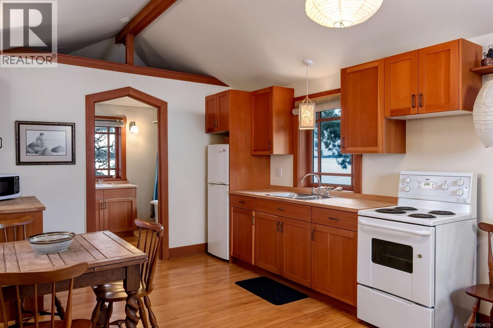 3175 Beach Dr - 65