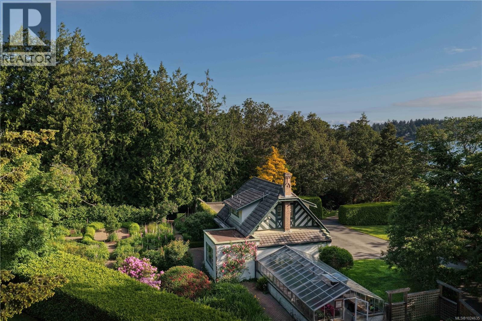 3175 Beach Dr - 92