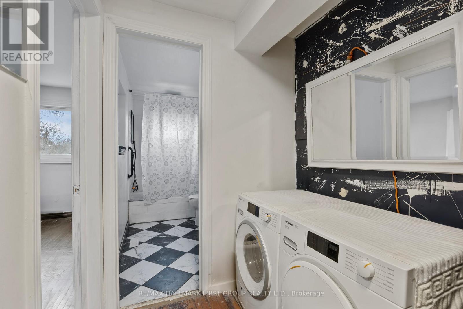 7 DAWSON CRESCENT - 11