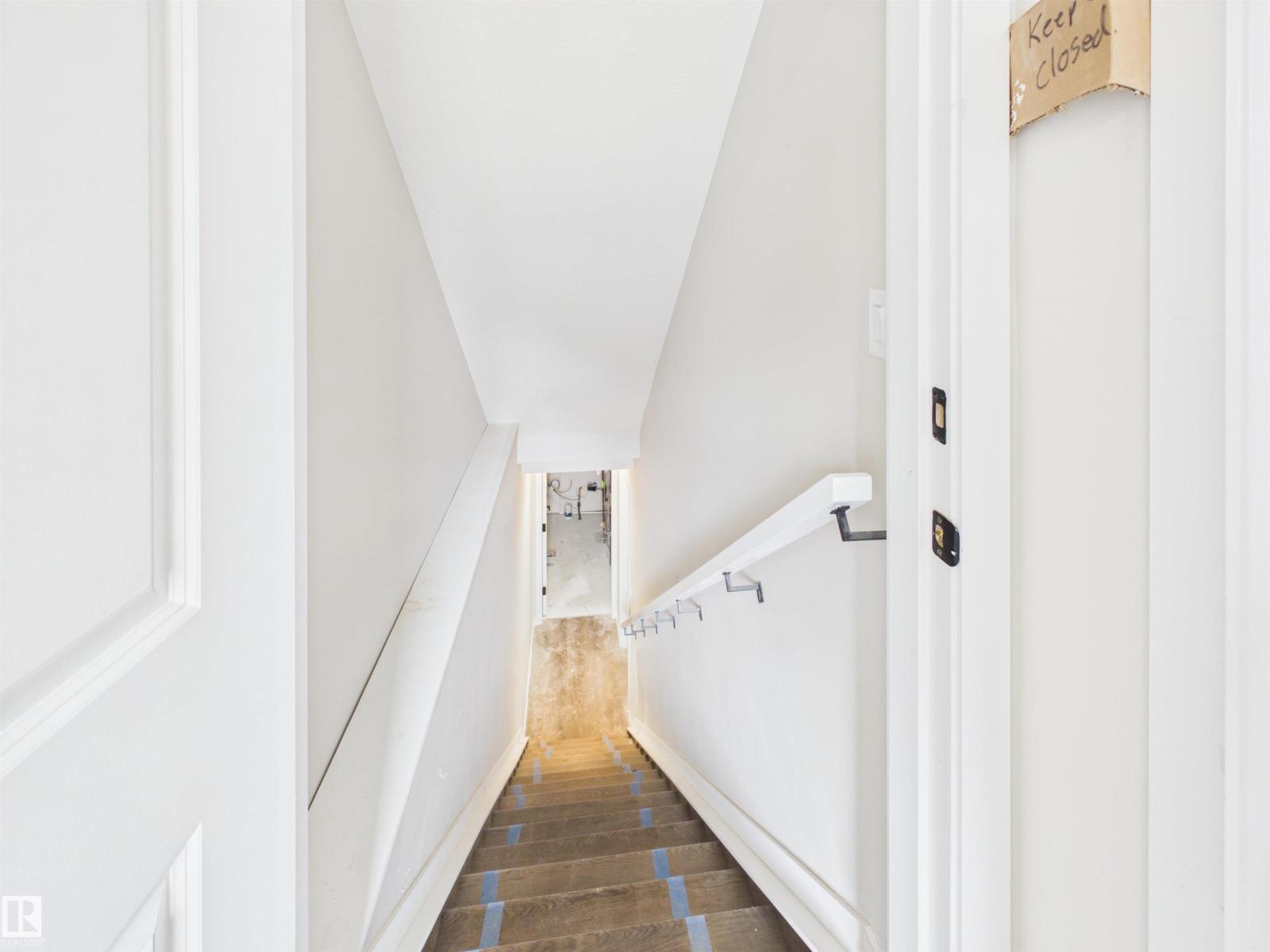 1100 MCLEOD AV - 28