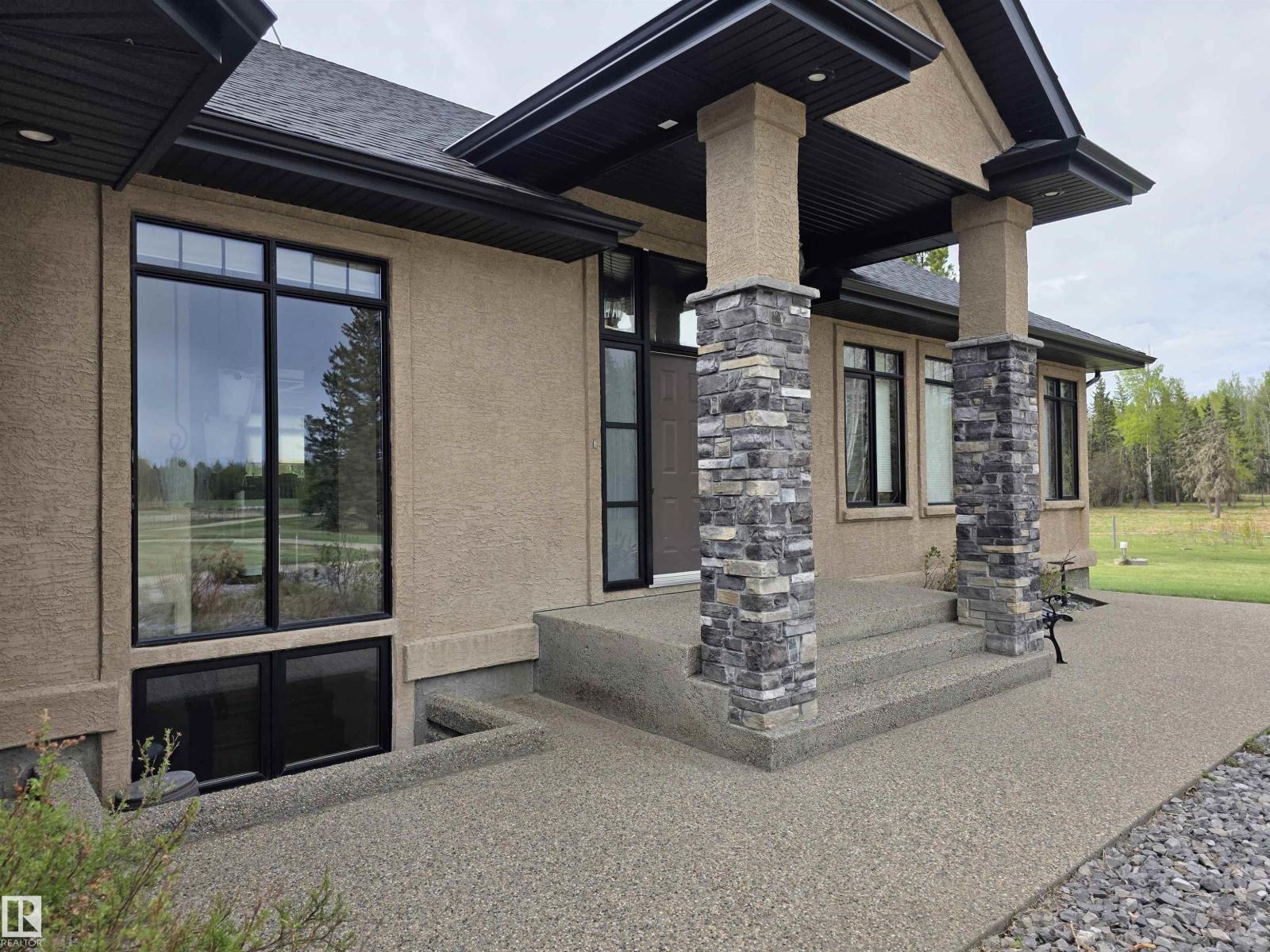 51425 Range Road 80 exterior