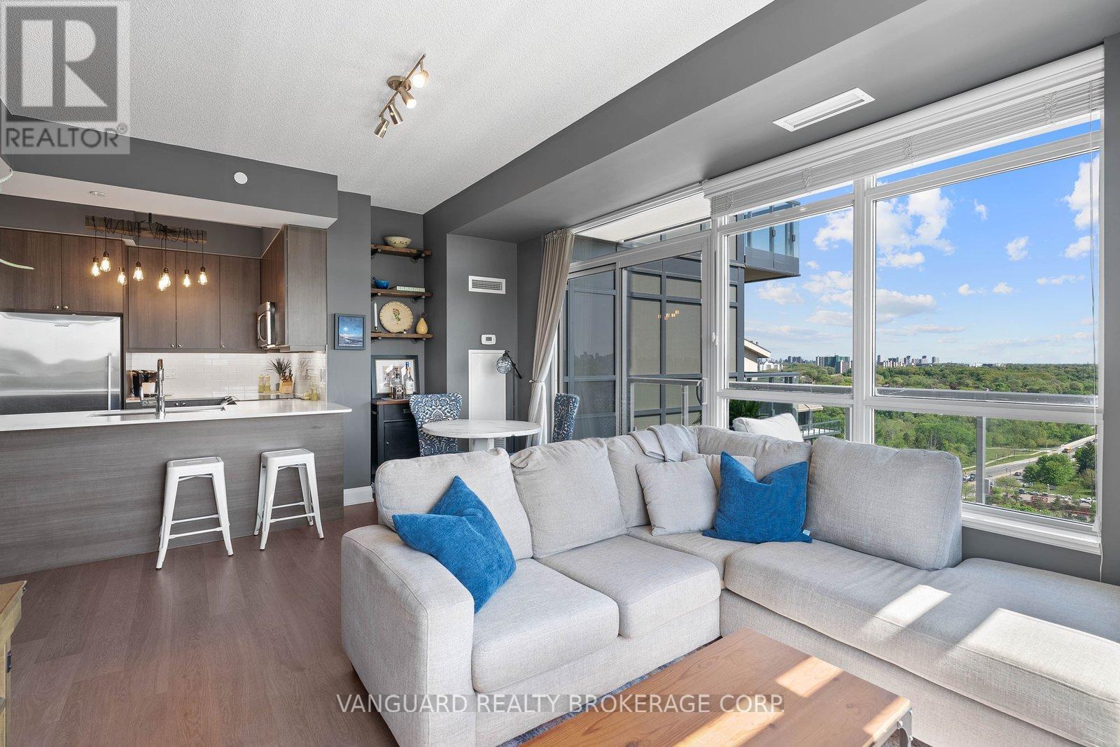 #1404 25 FONTENAY COURT - 21