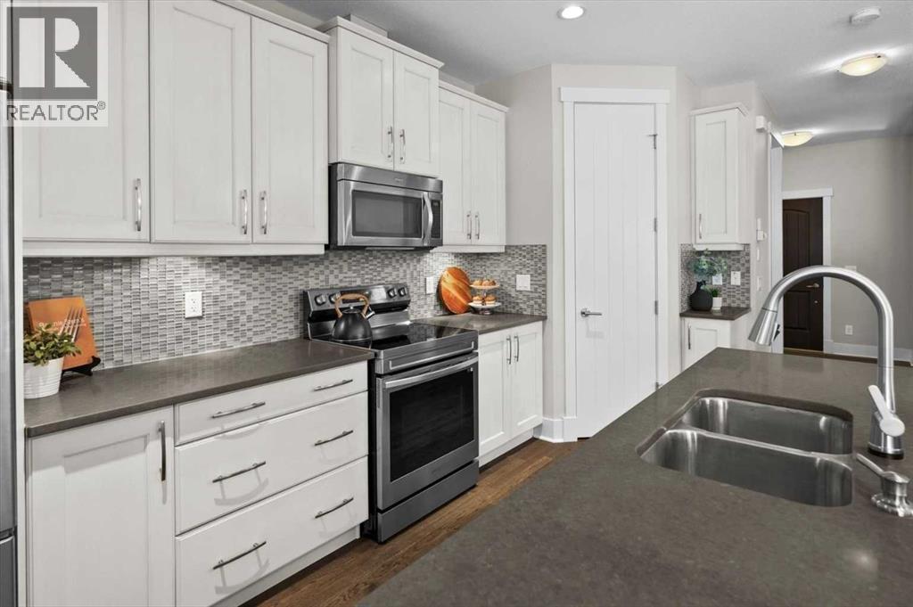 2330 25 Avenue NW - 4
