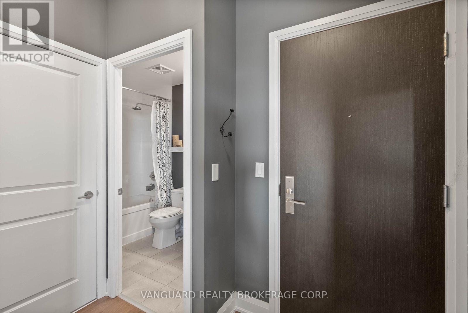 #1404 25 FONTENAY COURT - 8
