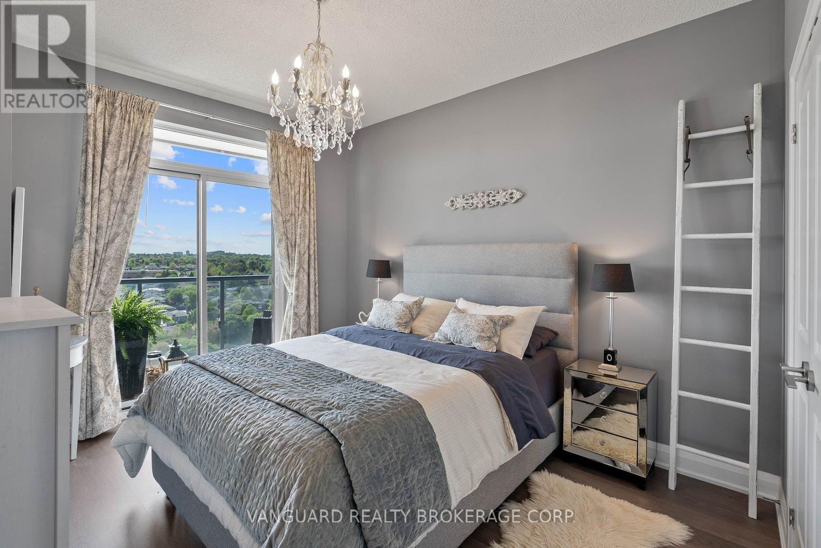 #1404 25 FONTENAY COURT - 27