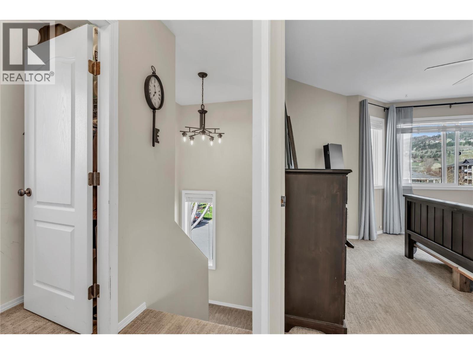 #166 3153 Paris Street - 21