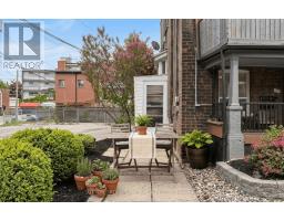 560 Indian Grove, Toronto, ON M6P2J4 Photo 31