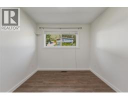 Bedroom - 6576 Southwind Road Road, Vernon, BC V1H1B7 Photo 14