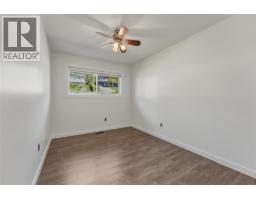 Bedroom - 6576 Southwind Road Road, Vernon, BC V1H1B7 Photo 6