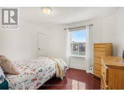 Living room - 560 Indian Grove, Toronto, ON M6P2J4 Photo 11