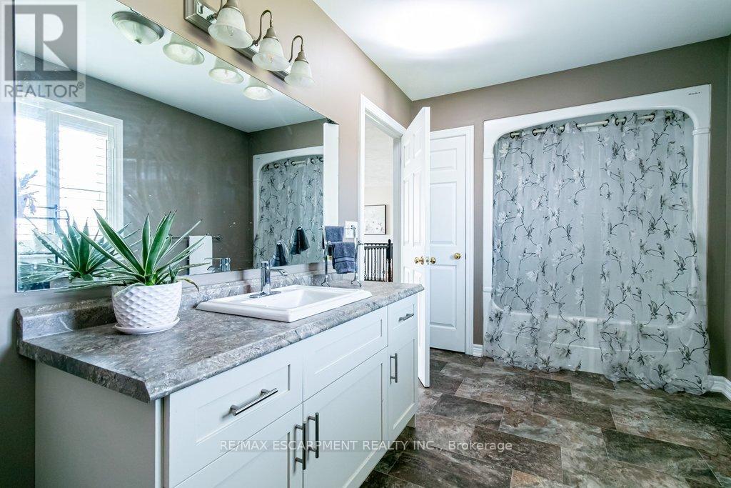 32A HALDIMAND TRAIL - 31