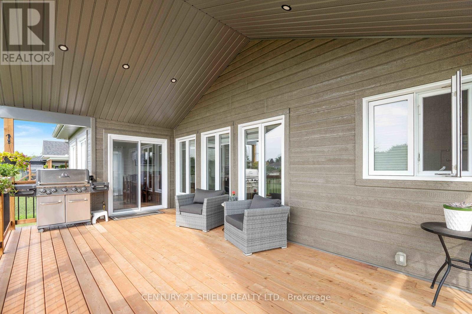 29 WHITETAIL AVENUE - 10