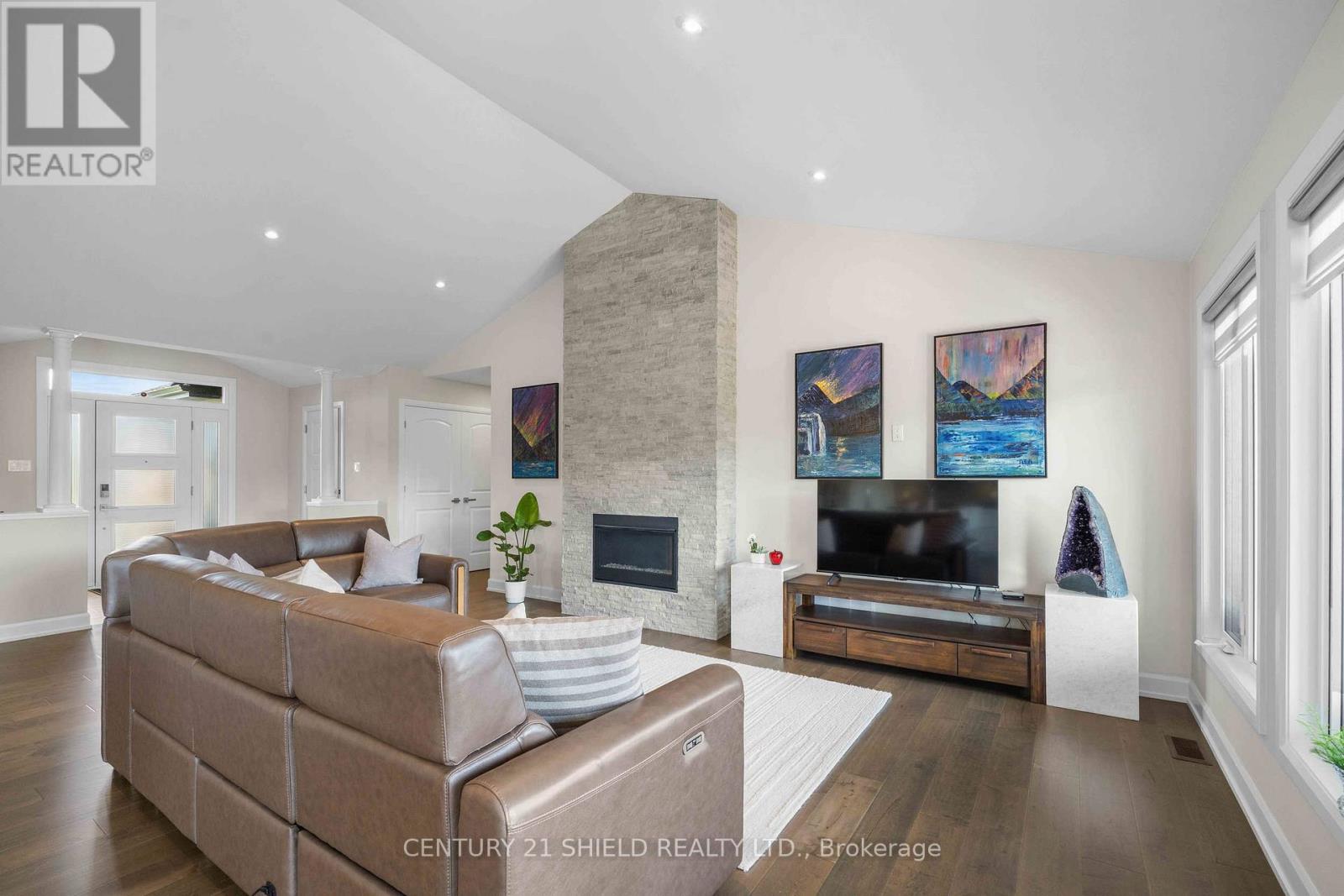 29 WHITETAIL AVENUE - 17