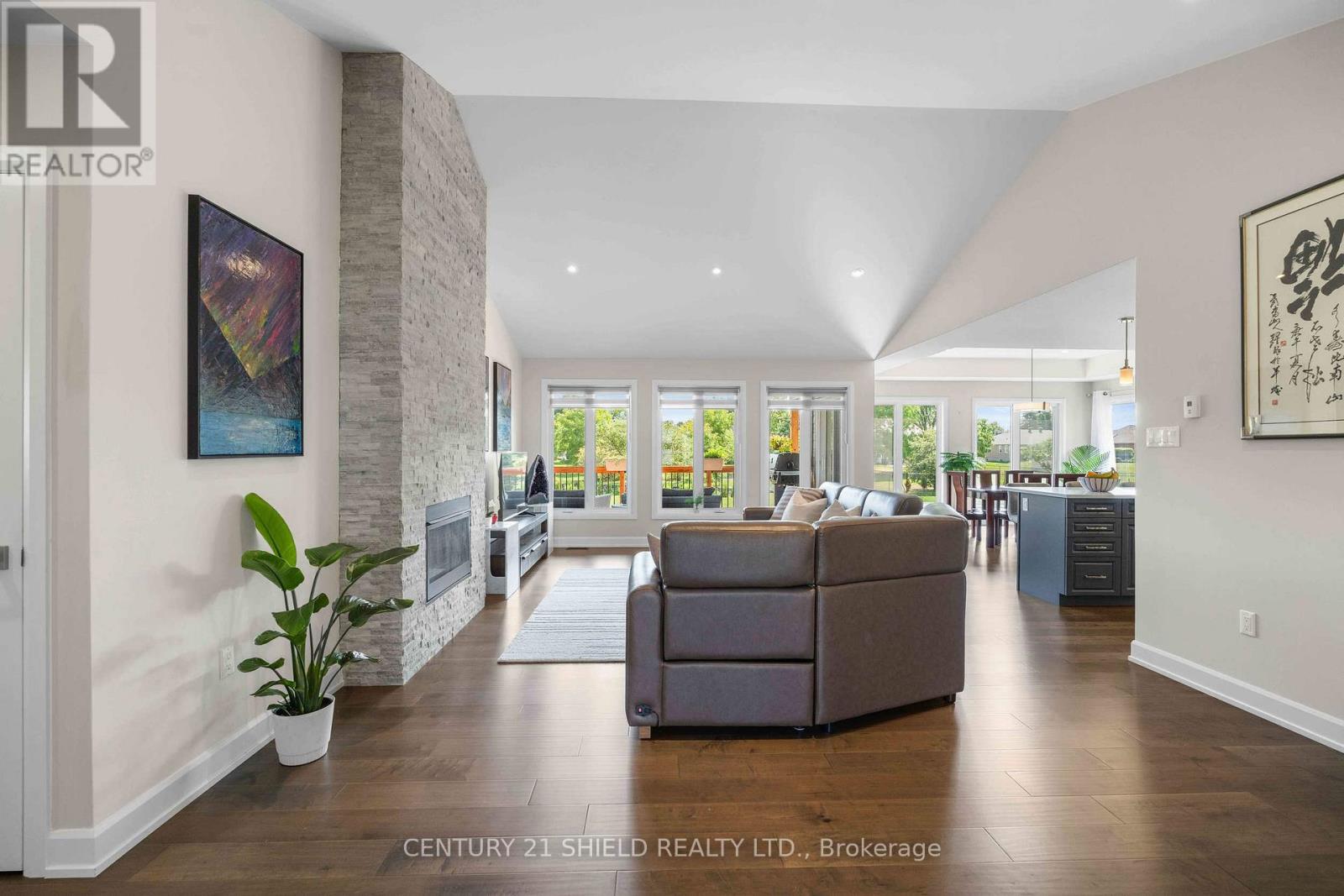 29 WHITETAIL AVENUE - 20
