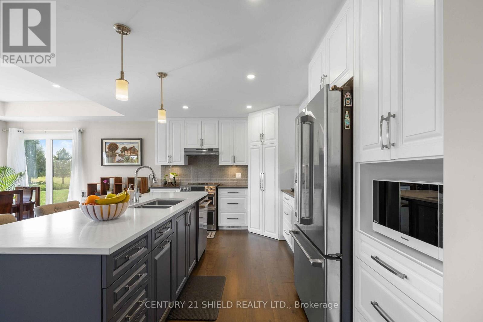 29 WHITETAIL AVENUE - 22