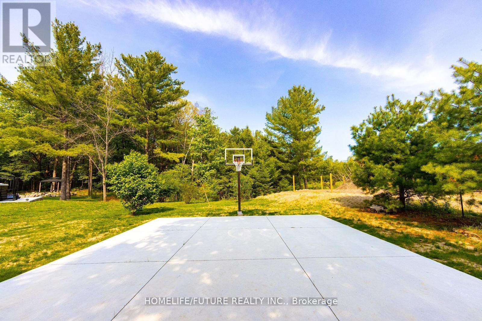 1559 NORTH BELMONT CONCESSION - 24
