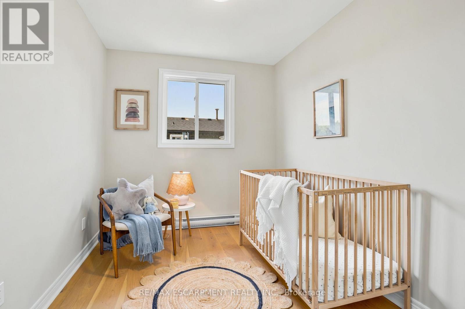 #2 65 MOUNT ALBION ROAD - 33