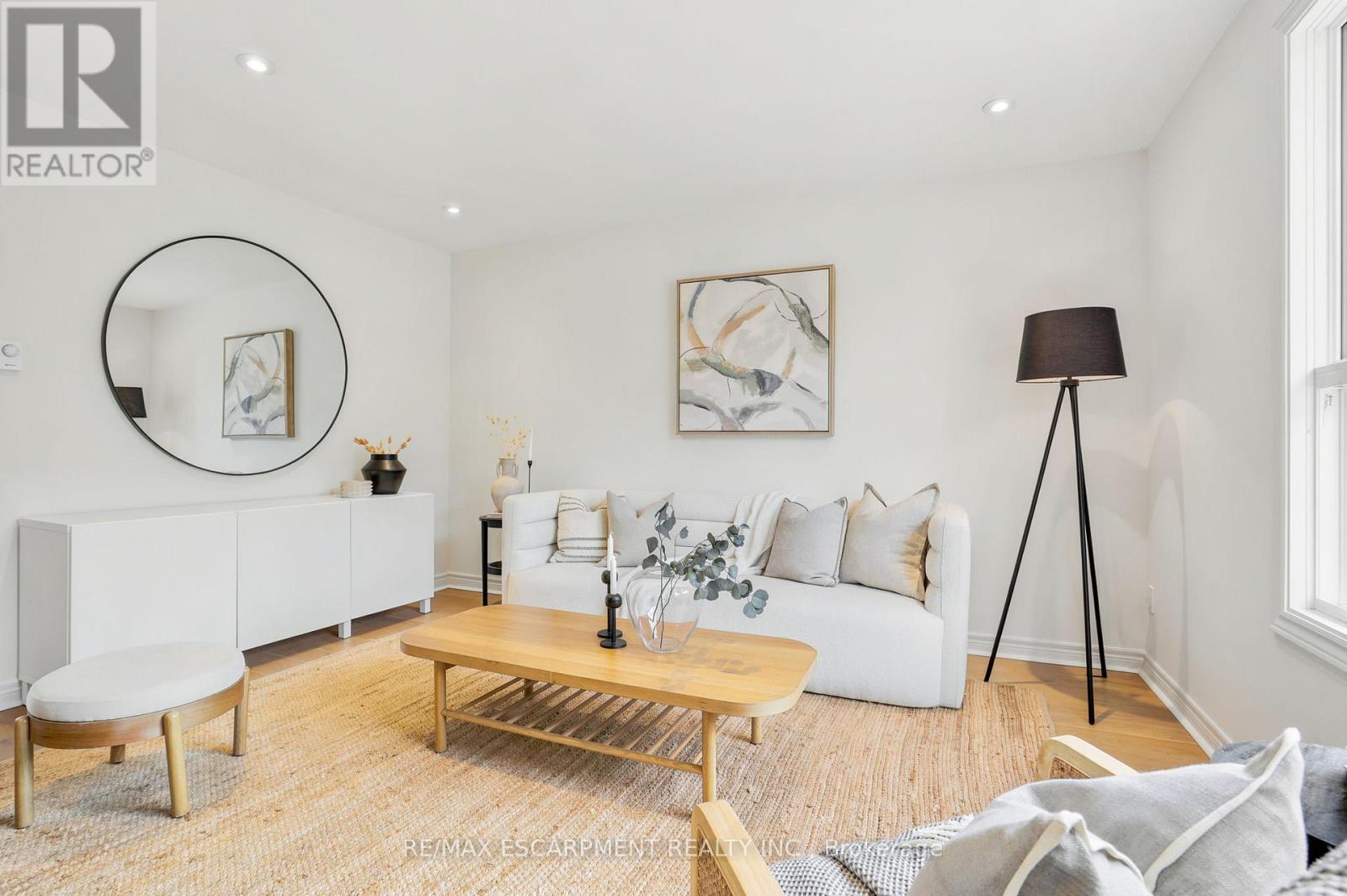 #2 65 MOUNT ALBION ROAD - 24
