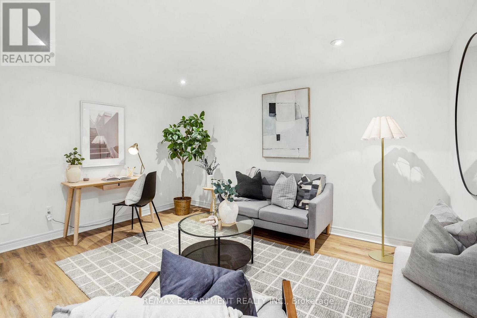 #2 65 MOUNT ALBION ROAD - 9