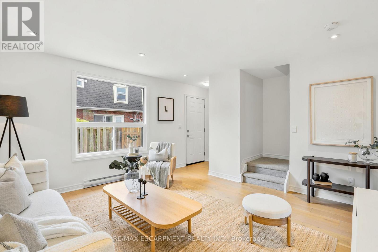 #2 65 MOUNT ALBION ROAD - 22