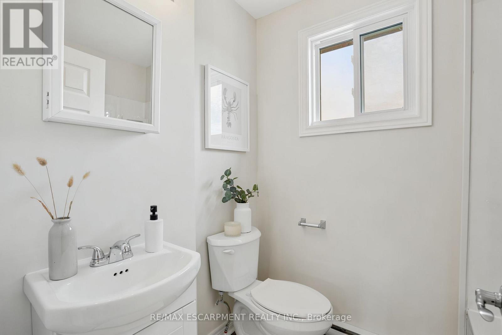 #2 65 MOUNT ALBION ROAD - 35