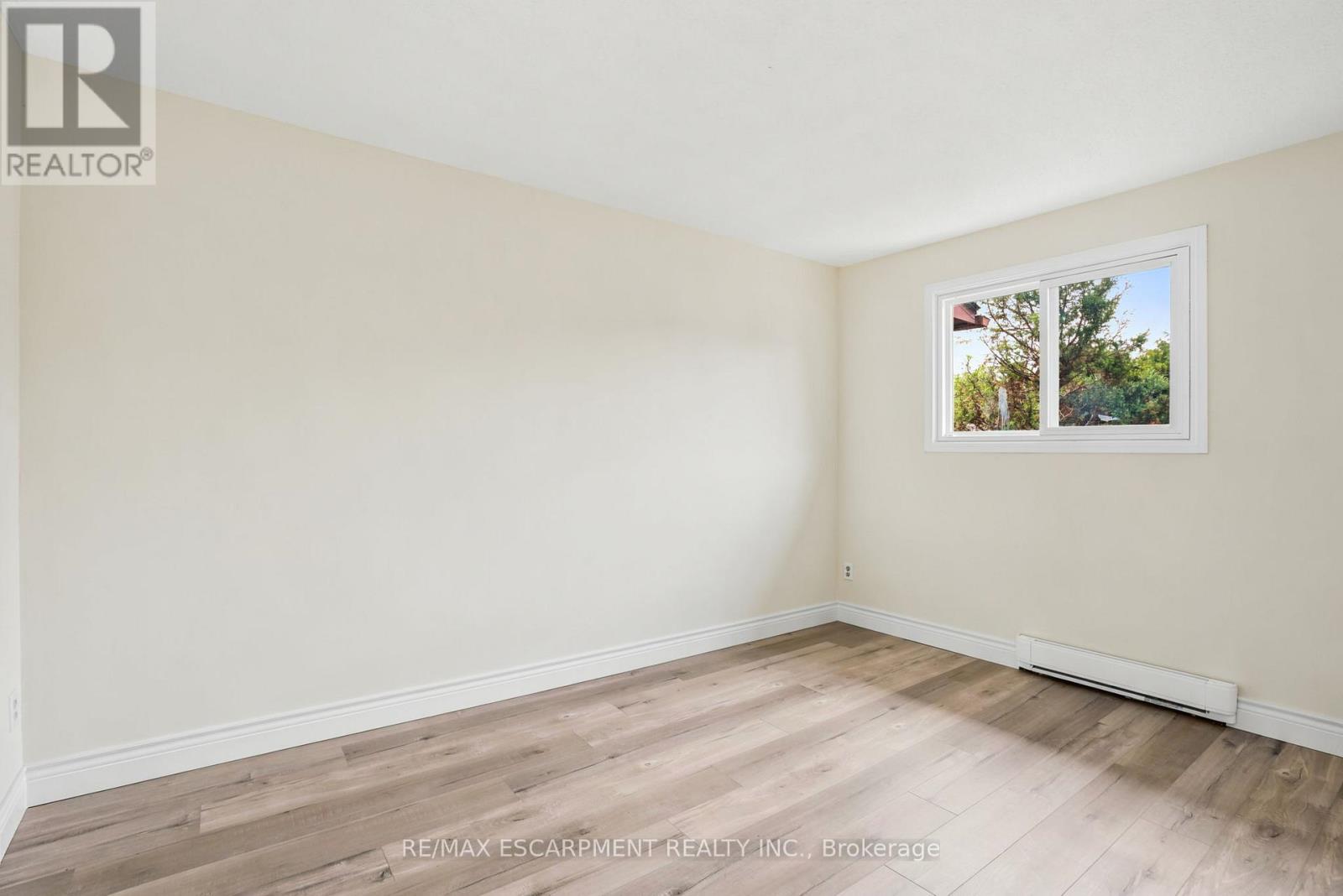 #4 65 MOUNT ALBION ROAD - 18