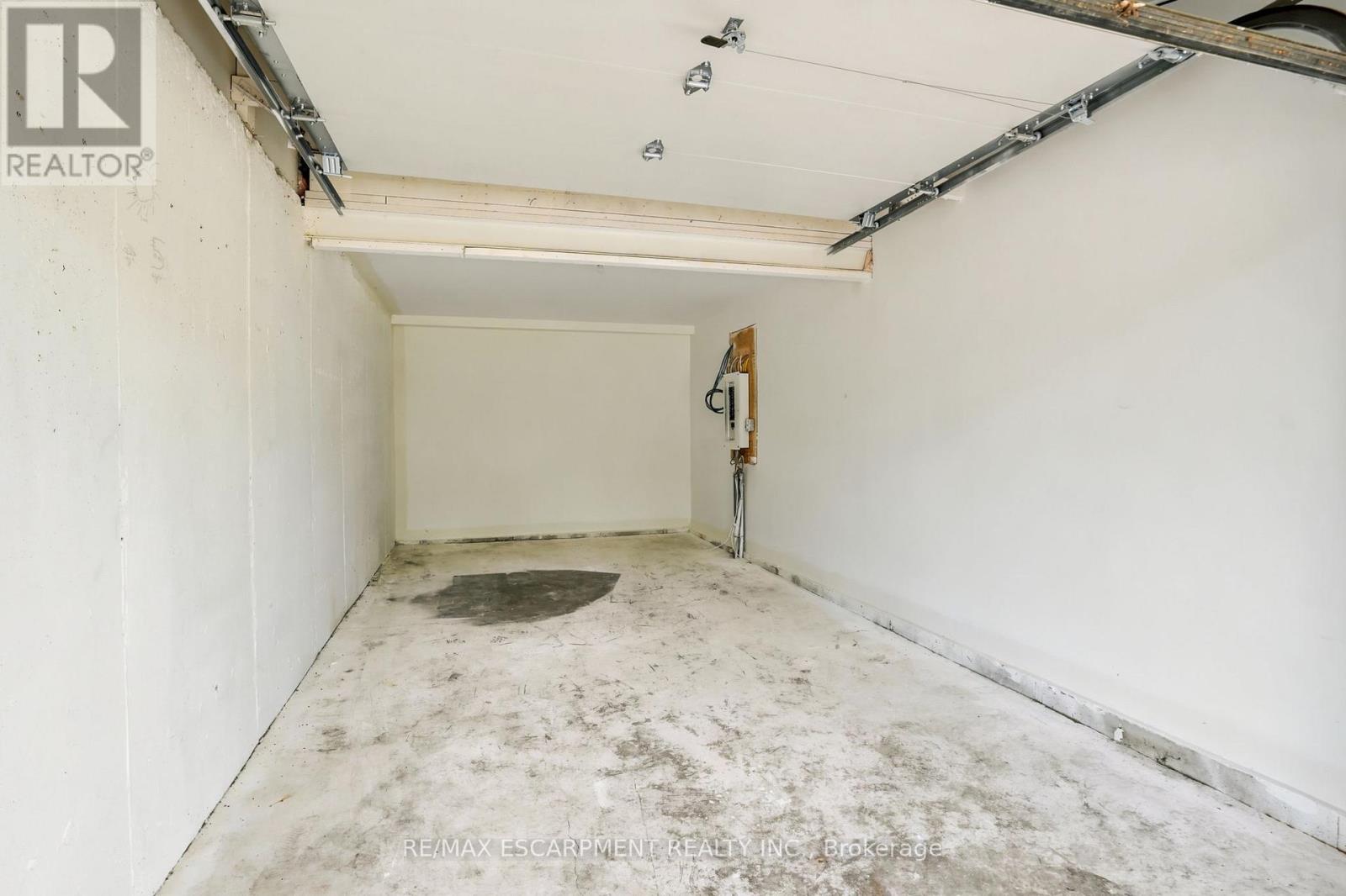 #2 65 MOUNT ALBION ROAD - 40