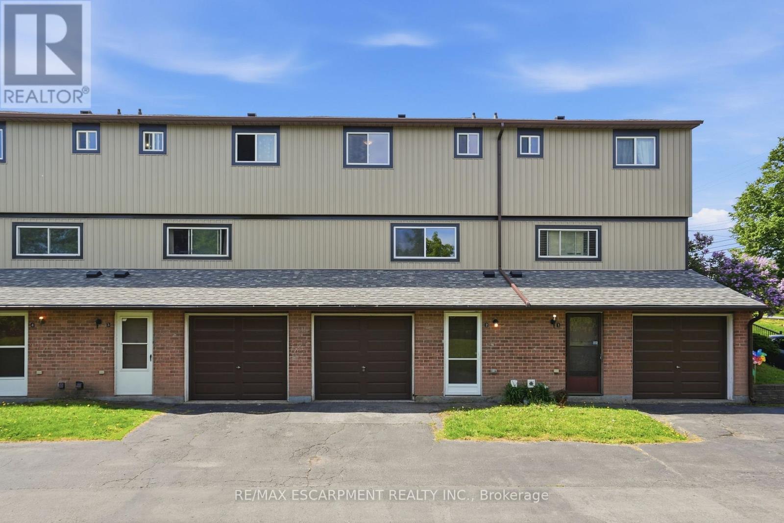 #2 65 MOUNT ALBION ROAD - 1