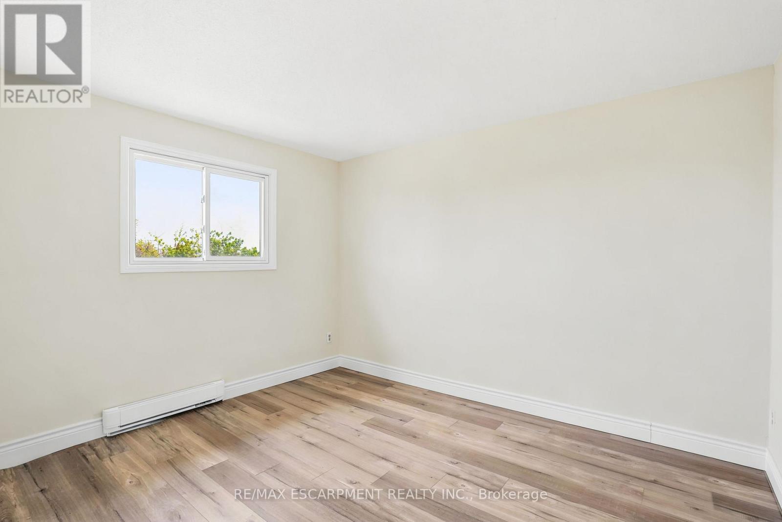#4 65 MOUNT ALBION ROAD - 16