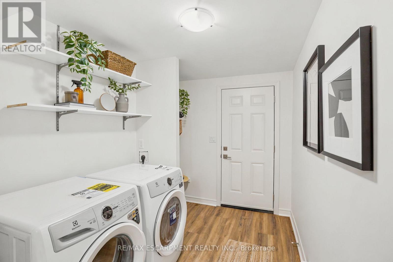 #2 65 MOUNT ALBION ROAD - 39