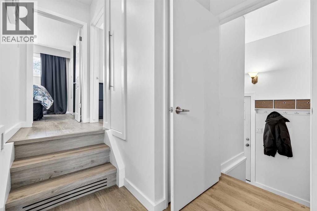 3336 39 Street SW - 25
