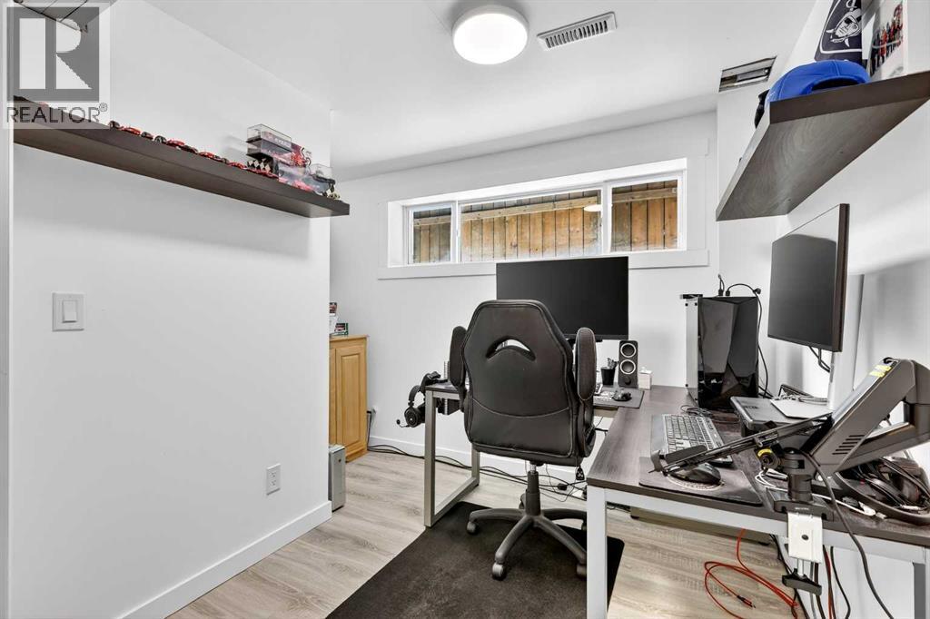 3336 39 Street SW - 31
