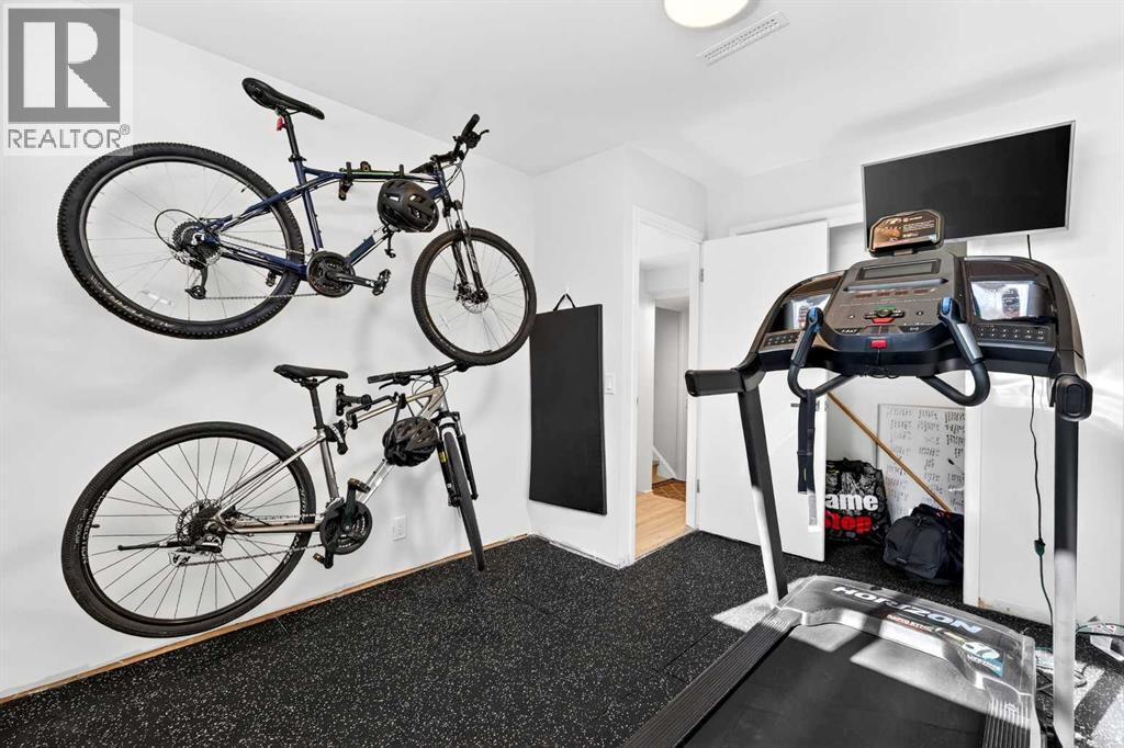 3336 39 Street SW - 33