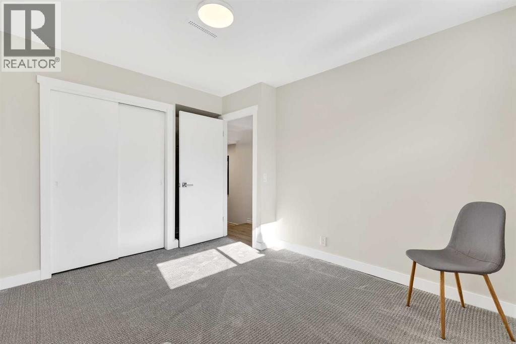 3336 39 Street SW - 36