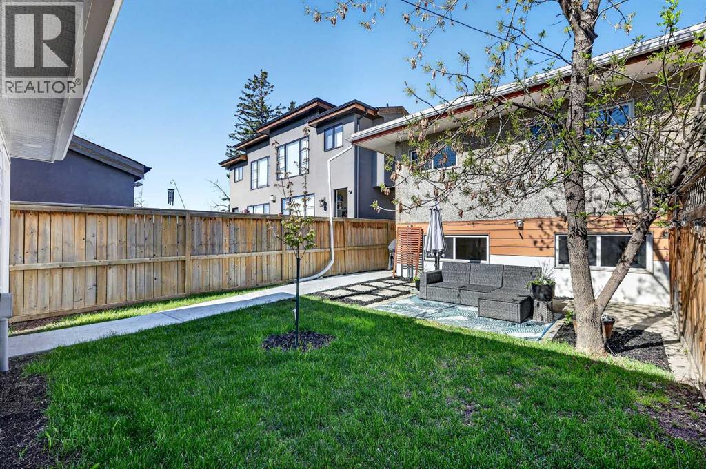 3336 39 Street SW - 44