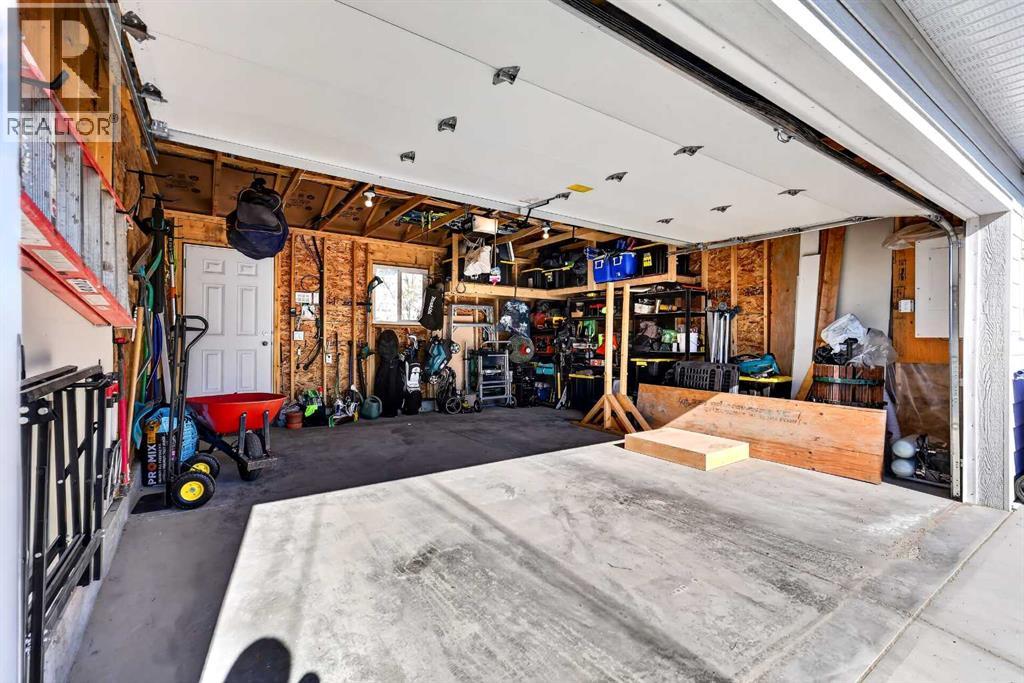 3336 39 Street SW - 47