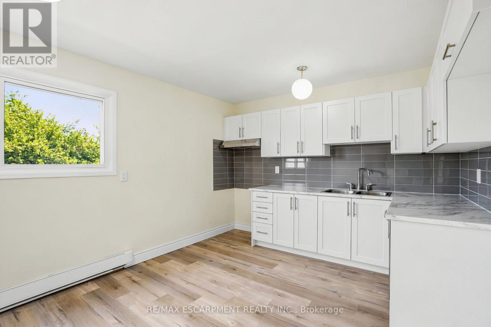 #4 65 MOUNT ALBION ROAD - 11